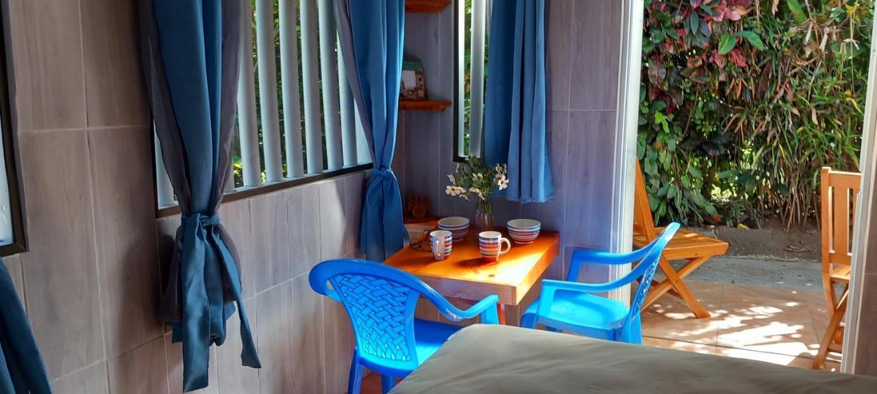 Chambre Independante Chez L'Habitant 帕里塔 外观 照片